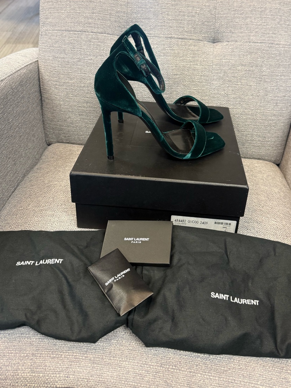 NWT Yves Saint Laurent YSL Amber Emerald Velvet Ankle-Strap Stiletto Sandals